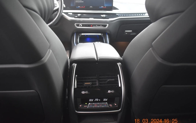BMW X7 cena 485000 przebieg: 30000, rok produkcji 2022 z Trzebiatów małe 67